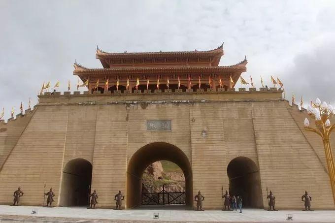 青海行，古词人眼中的烟波瑰宝